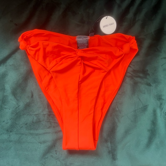 Andrea Iyamah GADA BIKINI - Picture 6 of 10